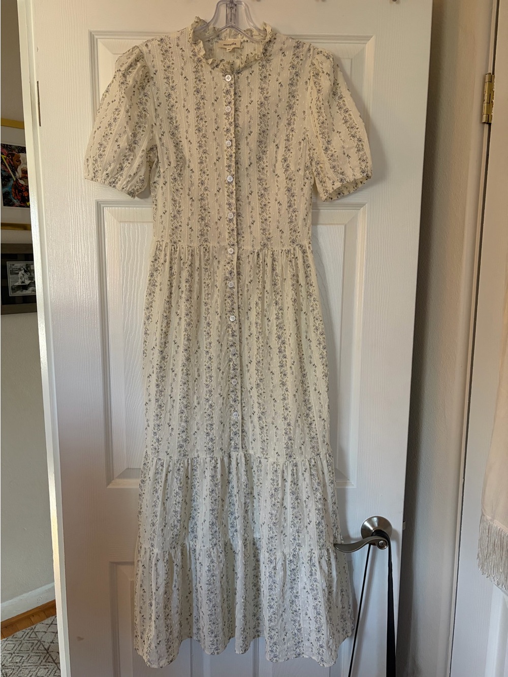 NWOT Few Moda Sorella French Dot/ Floral Puffed sleeve Maxi Dress. Size XS